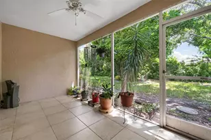 1554 Tallywood Dr, Sarasota, FL 34237 - Photo 14