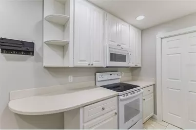1648 Napoli Drive W, Sarasota, FL 34232 - Photo 10