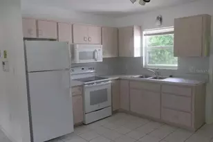 2911 Bentley St, Sarasota, FL 34239 - Photo 4