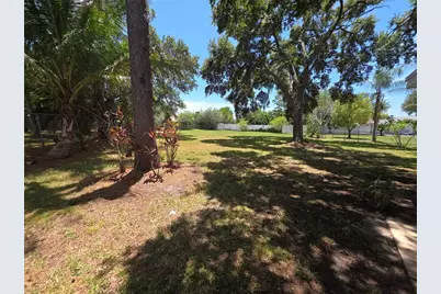 63 Oakwood Drive, Dunedin, FL 34698 - Photo 4