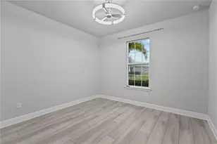 8712 Bay Mdw Dr, Sarasota, FL 34238 - Photo 18