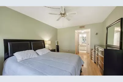 7864 Eagle Creek Drive #7864, Sarasota, FL 34243 - Photo 10