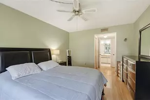 7864 Eagle Creek Dr, Sarasota, FL 34243 - Photo 10