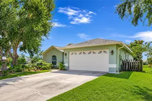 2405 Icecapade Dr, Sarasota, FL 34240 - Photo 2
