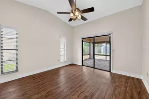 212 68th St NW, Bradenton, FL 34209 - Photo 8