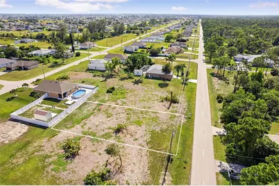 614 Jacaranda Parkway E, Cape Coral, FL 33909 - Photo 2
