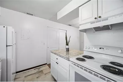 2752 Hidden Lake Boulevard #C, Sarasota, FL 34237 - Photo 12