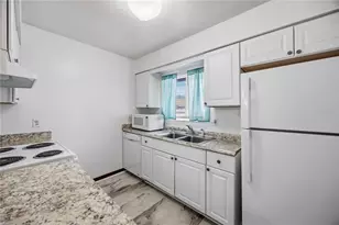 2752 Hidden Lake Blvd, Sarasota, FL 34237 - Photo 14