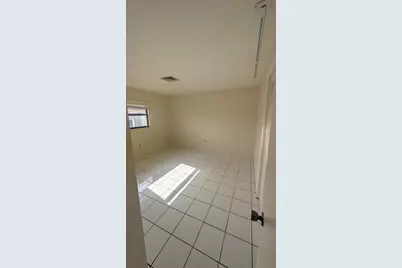 3720 Pin Oaks Street, Sarasota, FL 34232 - Photo 6