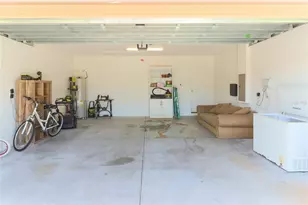 135 Cascade Bend Dr, Ruskin, FL 33570 - Photo 12
