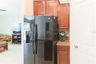 135 Cascade Bend Dr, Ruskin, FL 33570 - Photo 4