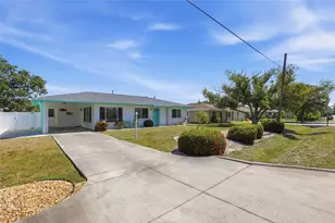 2101 Jo an Dr, Sarasota, FL 34231 - Photo 2