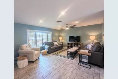 3070 Gulf Gate Drive, Sarasota, FL 34231 - Photo 4