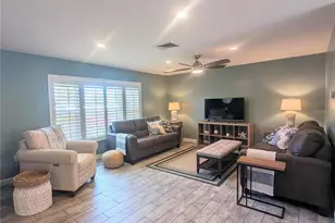3070 Gulf Gate Dr, Sarasota, FL 34231 - Photo 4