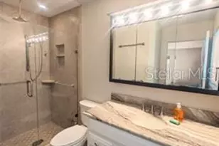 3070 Gulf Gate Dr, Sarasota, FL 34231 - Photo 12