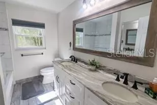 3070 Gulf Gate Dr, Sarasota, FL 34231 - Photo 14