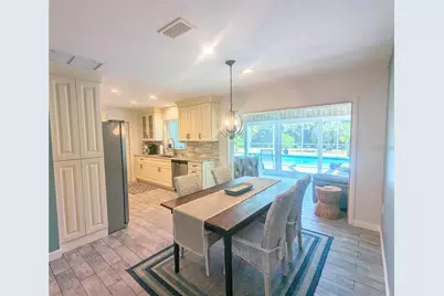 3070 Gulf Gate Drive, Sarasota, FL 34231 - Photo 2