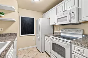 5459 Bentgrass Dr, Sarasota, FL 34235 - Photo 10