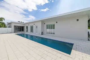 4524 Riverwood Ave, Sarasota, FL 34231 - Photo 2