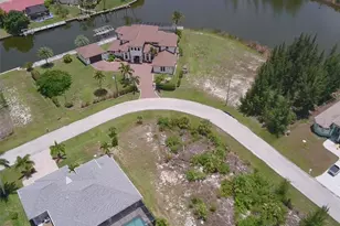 10571 Poughkeepsie Cir, Port Charlotte, FL 33981 - Photo 1
