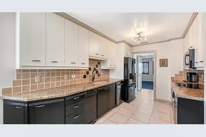 660 Golden Gate Point #51 & 52, Sarasota, FL 34236 - Photo 22