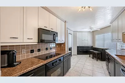 660 Golden Gate Point #51 & 52, Sarasota, FL 34236 - Photo 20