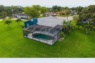 1401 Georgetowne Drive, Sarasota, FL 34232 - Photo 10