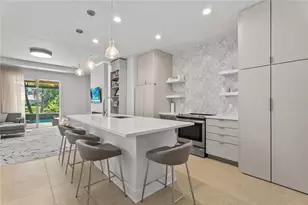 8467 Nandina Dr, Sarasota, FL 34240 - Photo 6