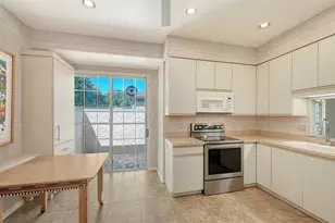 3331 Hadfield Greene, Sarasota, FL 34235 - Photo 10