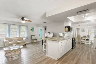 914 Plum Tree Ln, Sarasota, FL 34243 - Photo 8