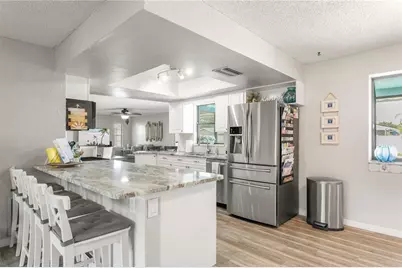 914 Plum Tree Lane, Sarasota, FL 34243 - Photo 10