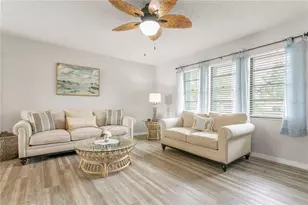 914 Plum Tree Ln, Sarasota, FL 34243 - Photo 4