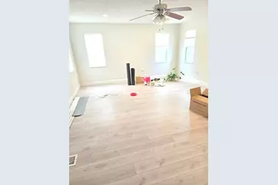 2304 Kingston Street S, Saint Petersburg, FL 33711 - Photo 8