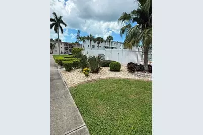 2223 Sunset Drive #E24, Bradenton, FL 34207 - Photo 4