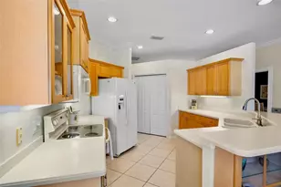 4859 Sabal Lake Cir, Sarasota, FL 34238 - Photo 14
