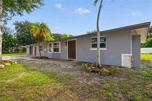 4734 Delmonte Ave, Sarasota, FL 34235 - Photo 4