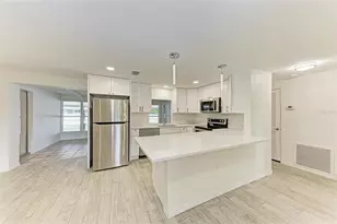 4319 Augustine Ave, Sarasota, FL 34231 - Photo 6