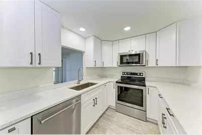 4319 Augustine Avenue, Sarasota, FL 34231 - Photo 8