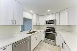 4319 Augustine Ave, Sarasota, FL 34231 - Photo 8