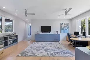 1556 Eastbrook Dr, Sarasota, FL 34231 - Photo 26