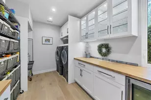 1556 Eastbrook Dr, Sarasota, FL 34231 - Photo 32