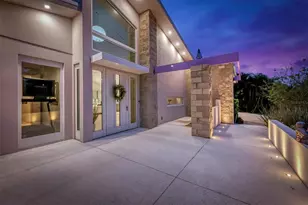 1556 Eastbrook Dr, Sarasota, FL 34231 - Photo 6