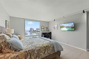 1111 N Gulfstream Ave, Sarasota, FL 34236 - Photo 24
