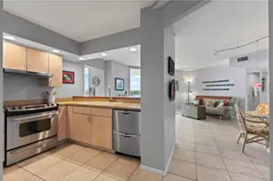 1111 N Gulfstream Ave, Sarasota, FL 34236 - Photo 18