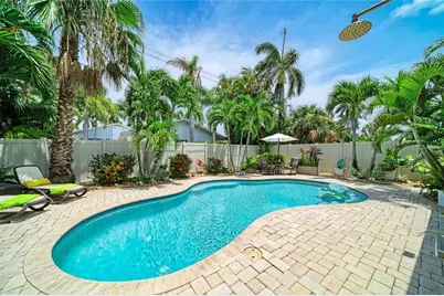 2711 Avenue C, Holmes Beach, FL 34217 - Photo 34