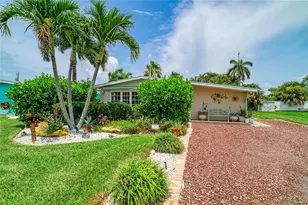 2711 Avenue C, Holmes Beach, FL 34217 - Photo 38