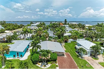 2711 Avenue C, Holmes Beach, FL 34217 - Photo 44