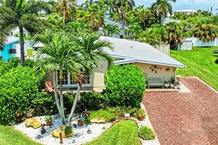 2711 Avenue C, Holmes Beach, FL 34217 - Photo 1