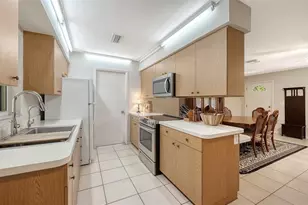 4498 Hidden River Rd, Sarasota, FL 34240 - Photo 12
