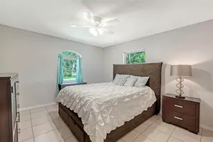 4498 Hidden River Rd, Sarasota, FL 34240 - Photo 16